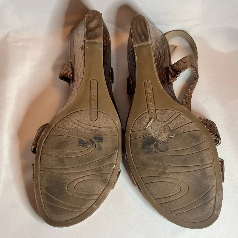 Andrew Geller Elden Metallic Bronze Wedges size 8.5 Snakeskin Print Sandals